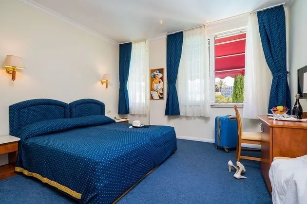 Tek Büyük veya İki Ayrı Yataklı Oda