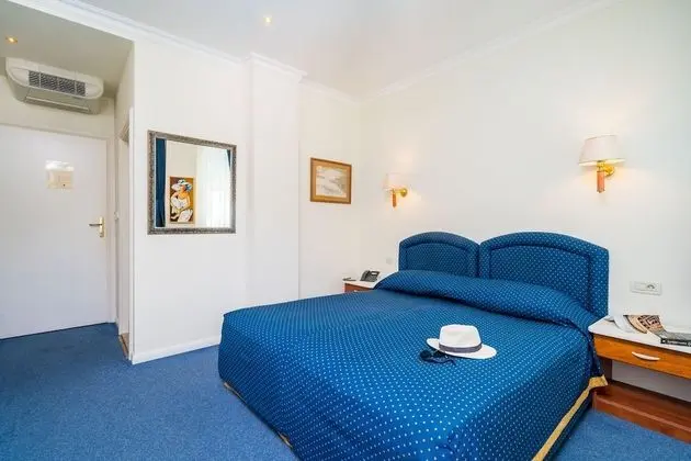 Tek Büyük veya İki Ayrı Yataklı Oda