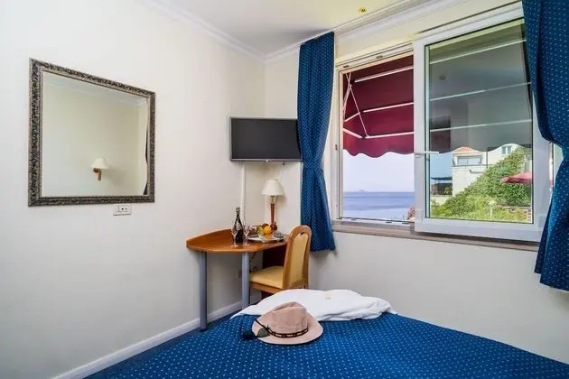 Tek Büyük veya İki Ayrı Yataklı Oda