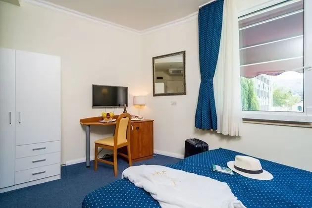 Tek Büyük veya İki Ayrı Yataklı Oda