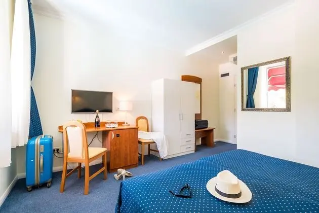 Tek Büyük veya İki Ayrı Yataklı Oda