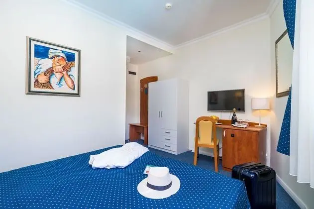 Tek Büyük veya İki Ayrı Yataklı Oda