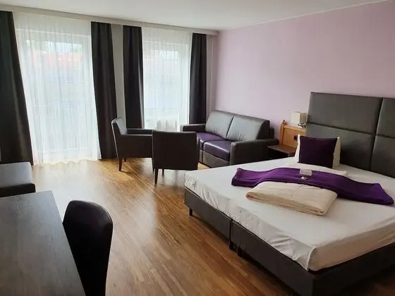 Üç Kişilik Oda
