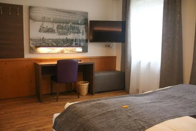 Üç Kişilik Oda