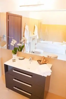 Executive Süit (2 Adults with Spa Access)