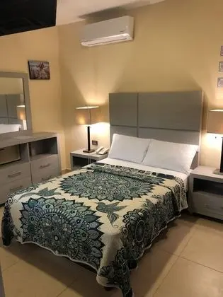 Tek Kişilik Oda, 1 Büyük (Queen) Boy Yatak