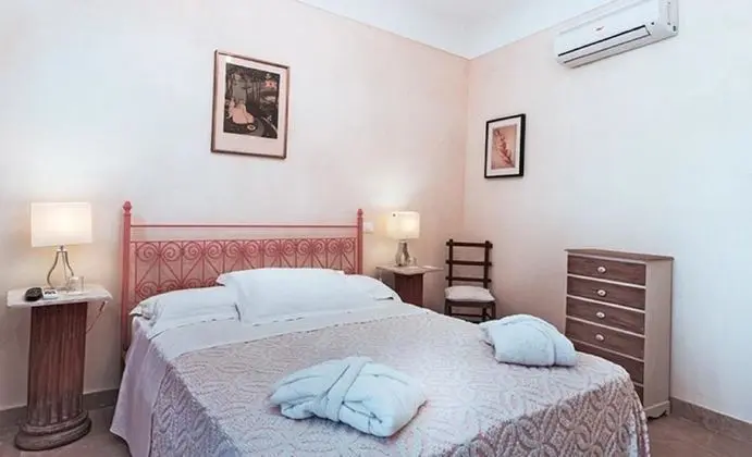 Standard Tek Büyük Yataklı Oda