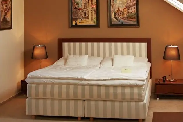 Tek Büyük Yataklı Oda