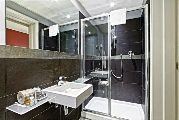 Premium Tek Büyük Yataklı Oda