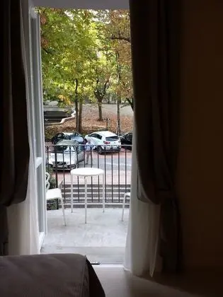 Premium Tek Büyük Yataklı Oda