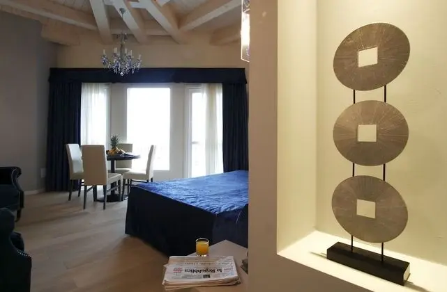 Süit, Sıcak Su Küveti