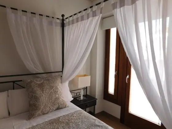 Junior Tek Büyük Yataklı Oda