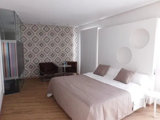 Junior Tek Büyük Yataklı Oda