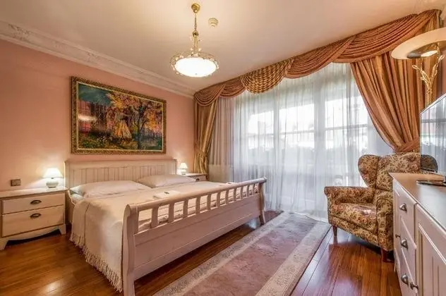 Standard Tek Büyük Yataklı Oda