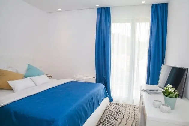 Tek Büyük Yataklı Oda, Balkon, Bahçe Manzaralı