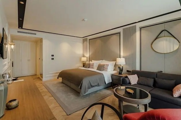 Junior Süit, Balkon, Kısmi Deniz Manzaralı
