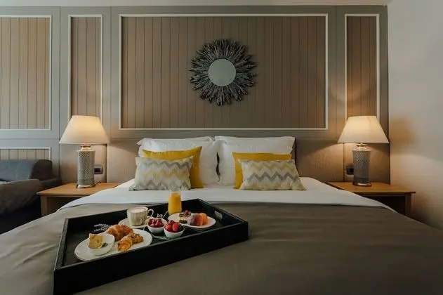 Junior Süit, Balkon, Kısmi Deniz Manzaralı