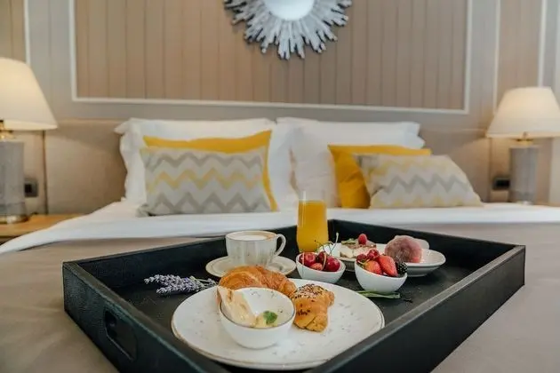 Junior Süit, Balkon, Kısmi Deniz Manzaralı