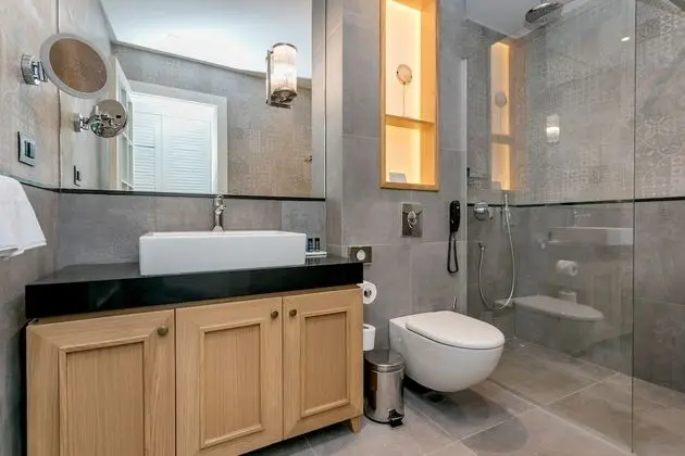 Junior Süit, Balkon, Kısmi Deniz Manzaralı