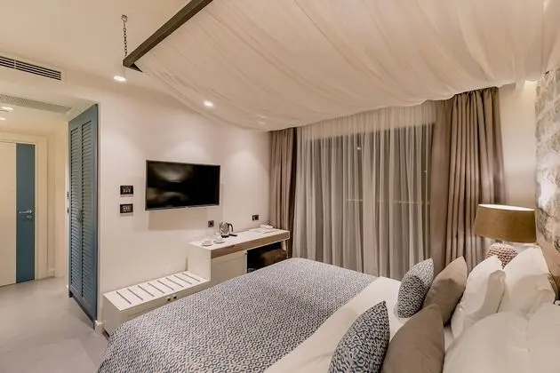 Tek Büyük Yataklı Oda, Balkon, Deniz Manzaralı