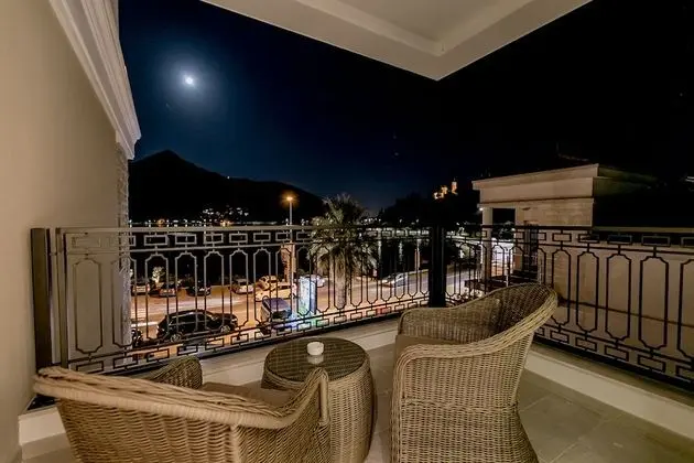 Tek Büyük Yataklı Oda, Balkon, Deniz Manzaralı