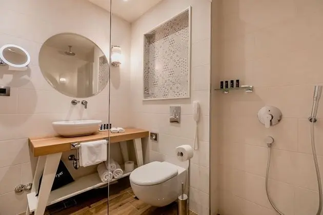 Tek Büyük Yataklı Oda, Balkon, Deniz Manzaralı