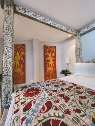 Luxury Oda