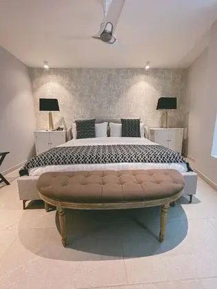 Luxury Oda