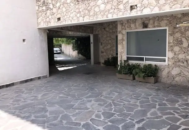 Suite Economica (Junto al Estacionamiento)