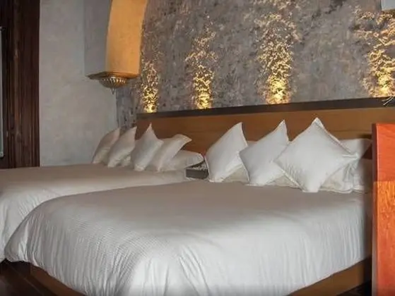 Luxury Oda