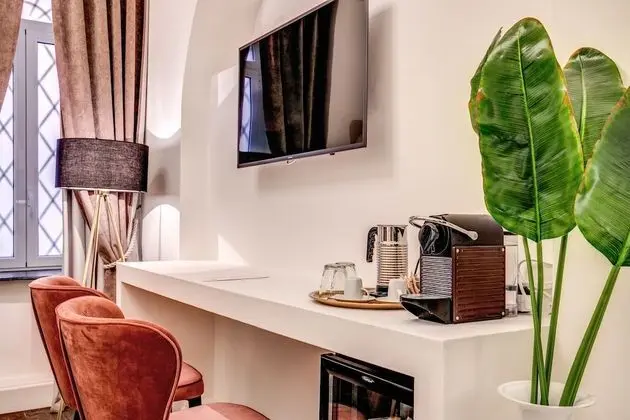 Junior Süit, 1 Çift Kişilik Yatak ve Çekyat