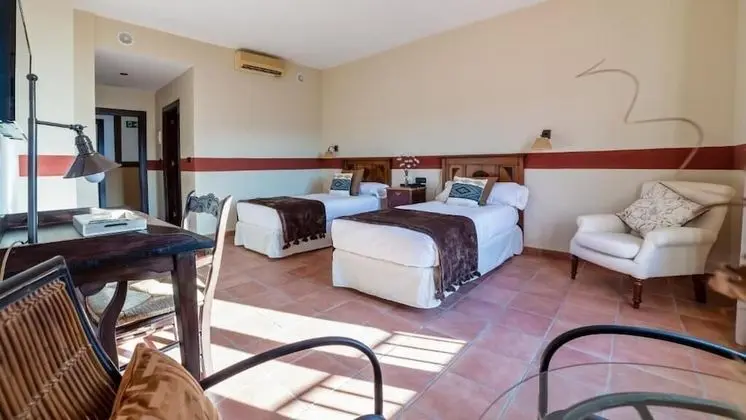 Superior Üç Kişilik Oda, Özel Banyo