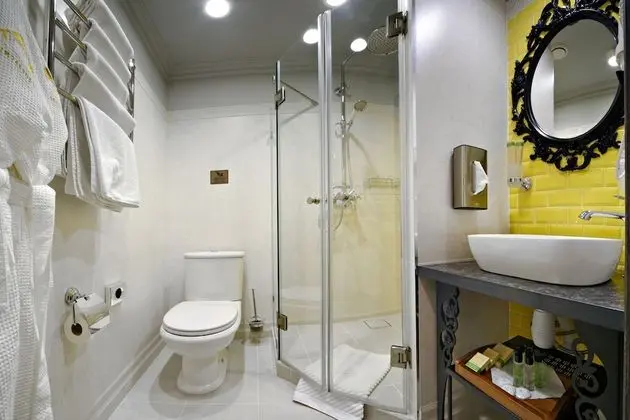 Comfort Tek Büyük veya İki Ayrı Yataklı Oda