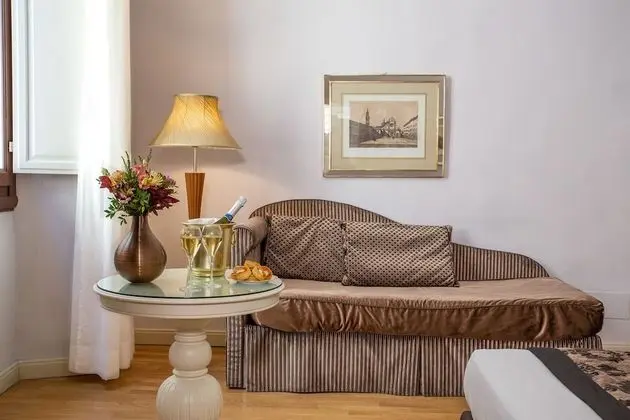 Classic Üç Kişilik Oda