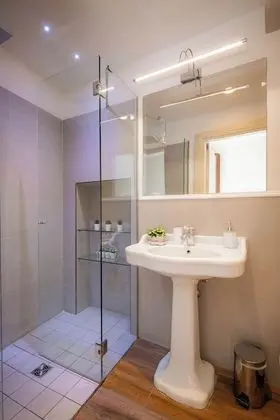 Premium Üç Kişilik Oda