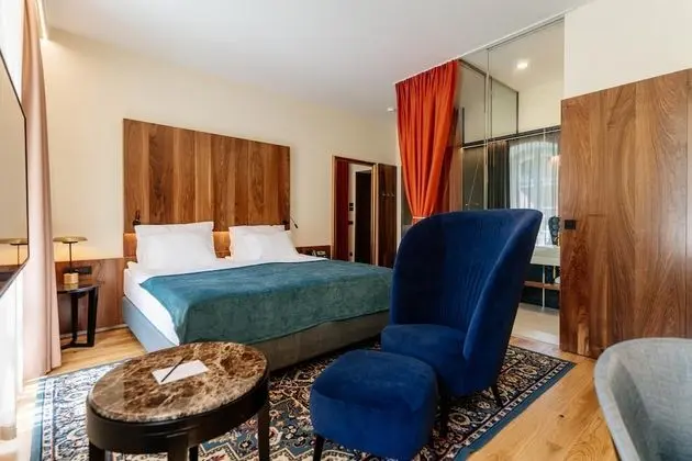 Deluxe Tek Büyük Yataklı Oda