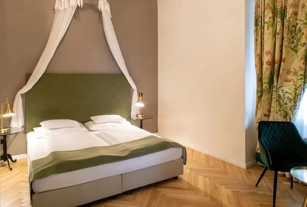 Comfort Tek Büyük Yataklı Oda