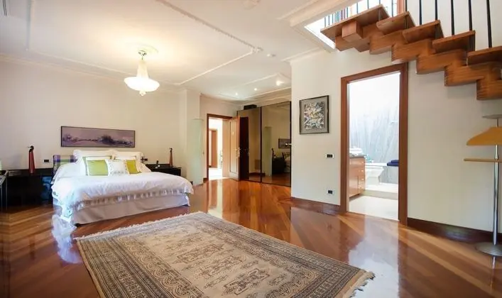 Senior Tek Büyük Yataklı Oda