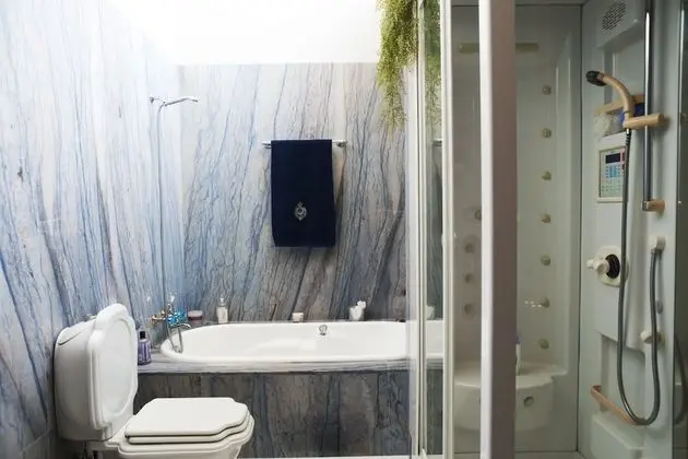 Senior Tek Büyük Yataklı Oda