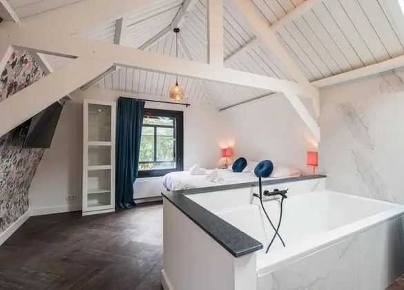 Junior Süit, Küvet