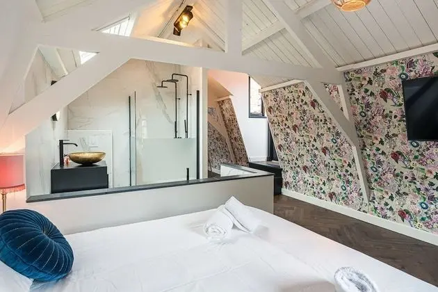 Junior Süit, Küvet