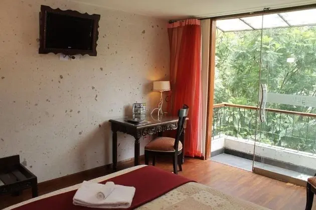 Tek Büyük Yataklı Oda, Balkon