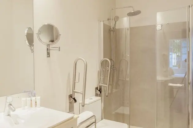 Tek Büyük Yataklı Oda, Zemin Kat