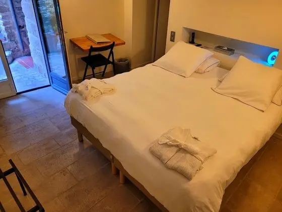 Comfort Tek Büyük veya İki Ayrı Yataklı Oda, 1 Büyük (Queen) Boy Yatak, Engellilere Uygun, Zemin Kat