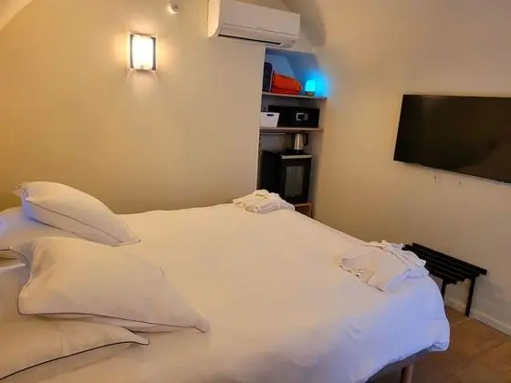 Comfort Tek Büyük veya İki Ayrı Yataklı Oda, 1 Büyük (Queen) Boy Yatak, Engellilere Uygun, Zemin Kat