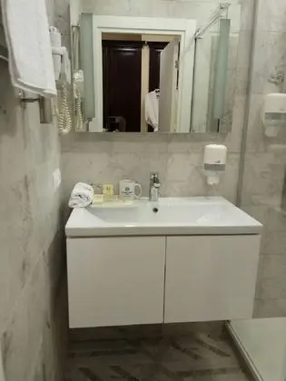 Exclusive Tek Büyük Yataklı Oda