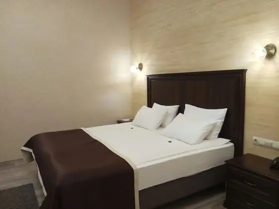 Luxury Tek Büyük Yataklı Oda
