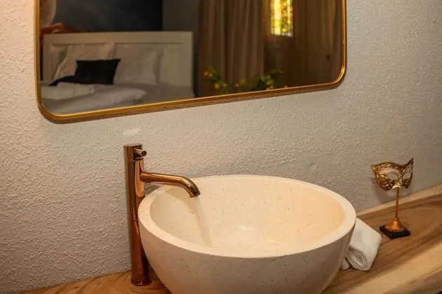 Luxury Tek Büyük Yataklı Oda