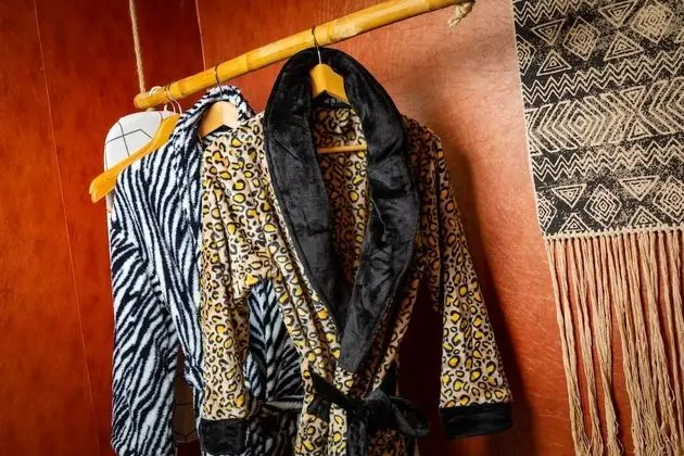 Design Tek Büyük Yataklı Oda (Afrika)