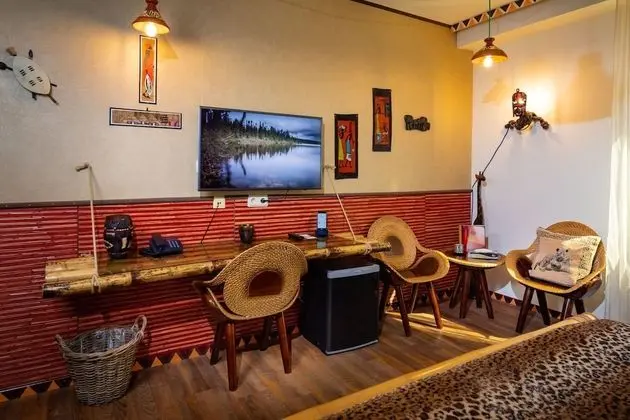 Design Tek Büyük Yataklı Oda (Afrika)